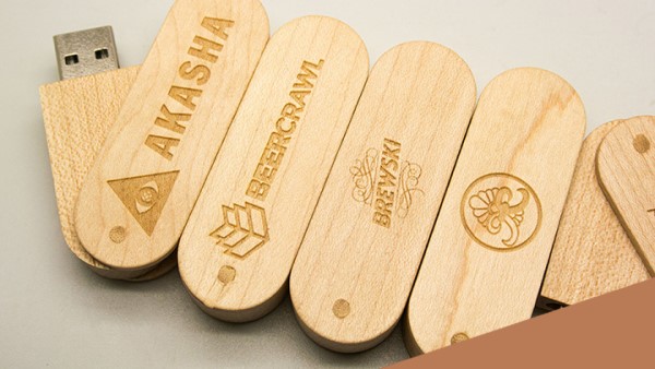 USB quảng cáo bằng gỗ mang đến cảm giác thân thiện với môi trường